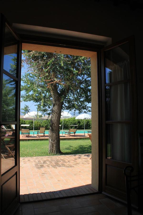 Agriturismo Piandimaggio ปีเอนซา ภายนอก รูปภาพ
