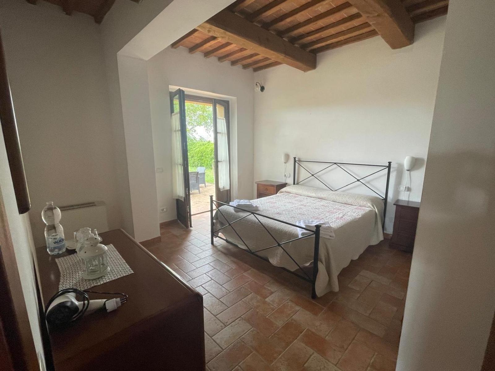 Agriturismo Piandimaggio ปีเอนซา ภายนอก รูปภาพ