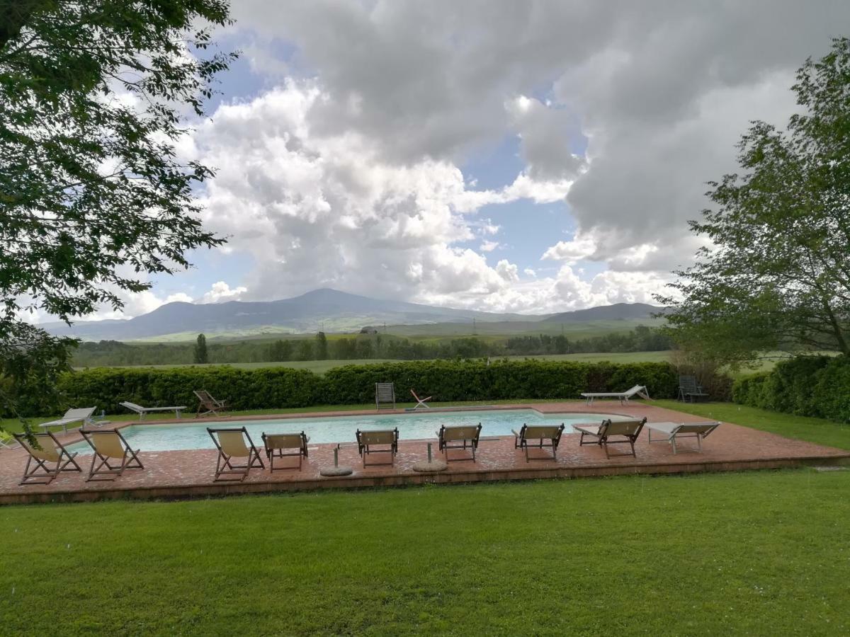 Agriturismo Piandimaggio ปีเอนซา ภายนอก รูปภาพ