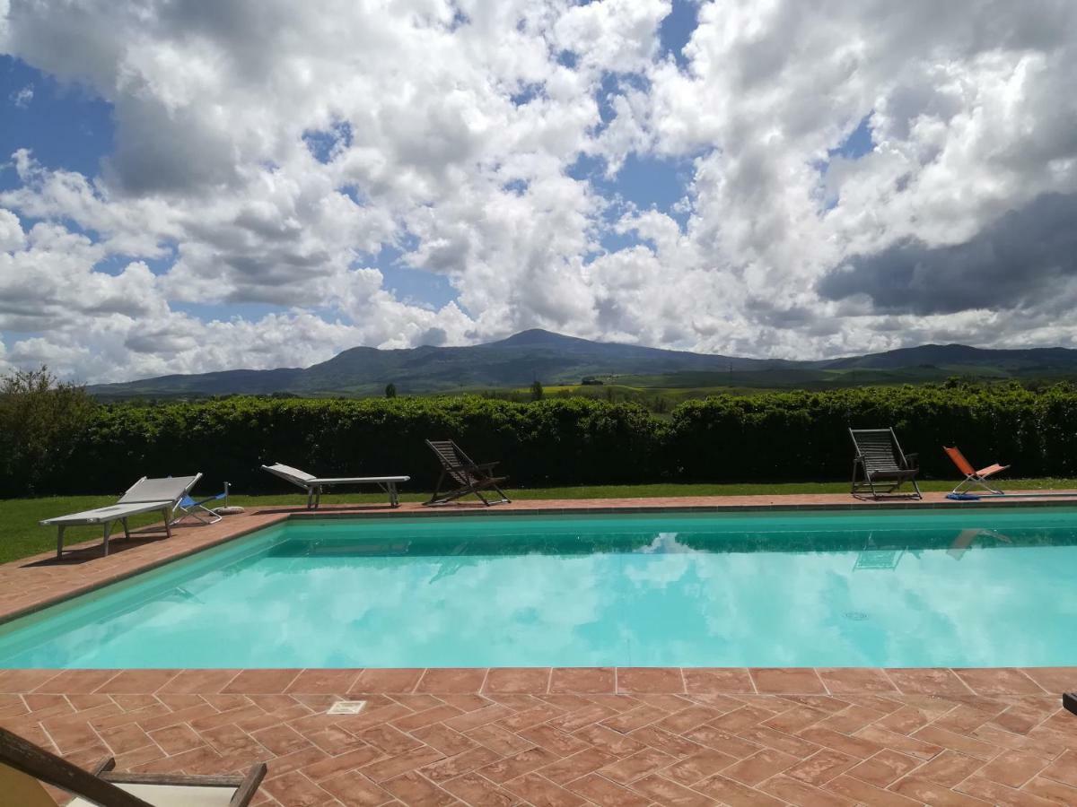 Agriturismo Piandimaggio ปีเอนซา ภายนอก รูปภาพ