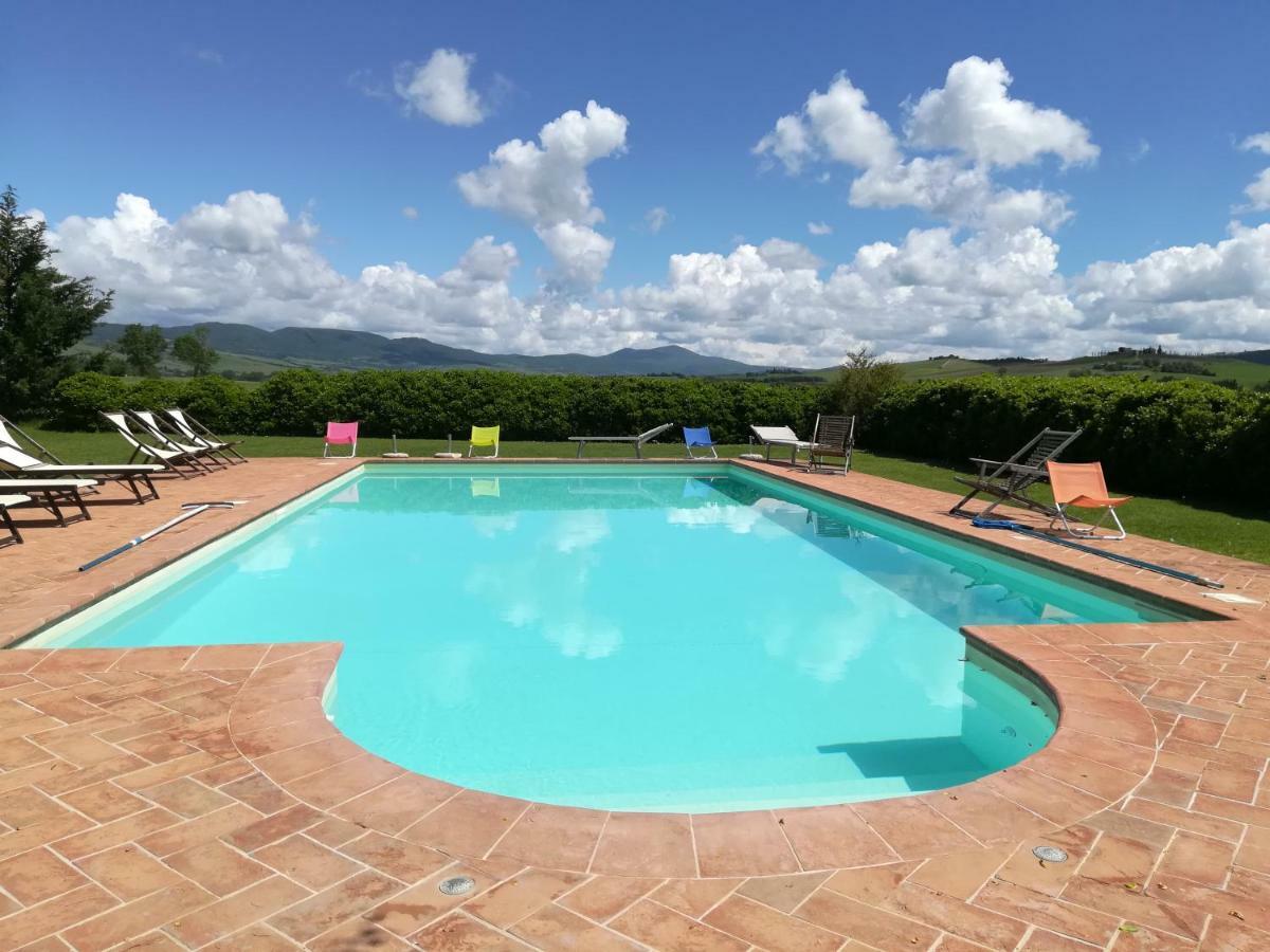 Agriturismo Piandimaggio ปีเอนซา ภายนอก รูปภาพ
