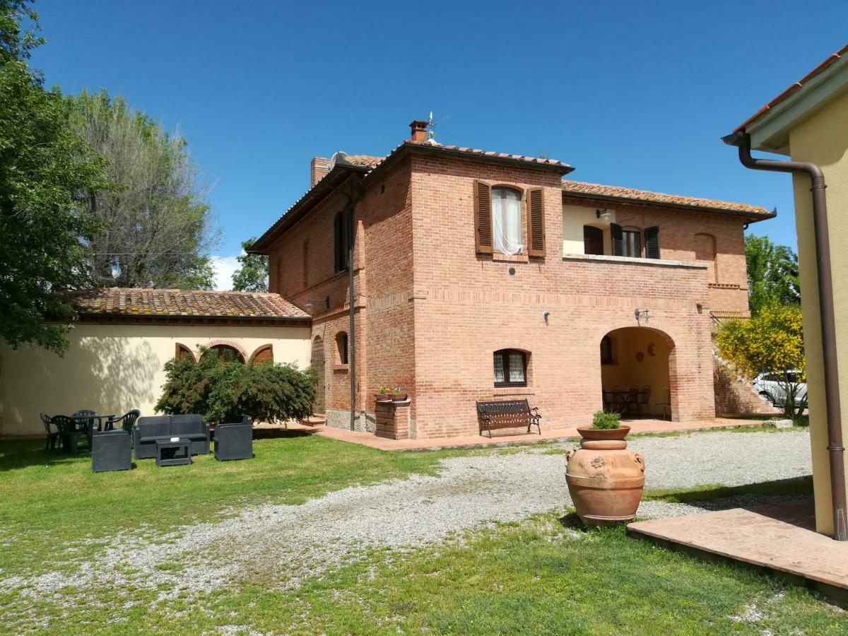 Agriturismo Piandimaggio ปีเอนซา ภายนอก รูปภาพ