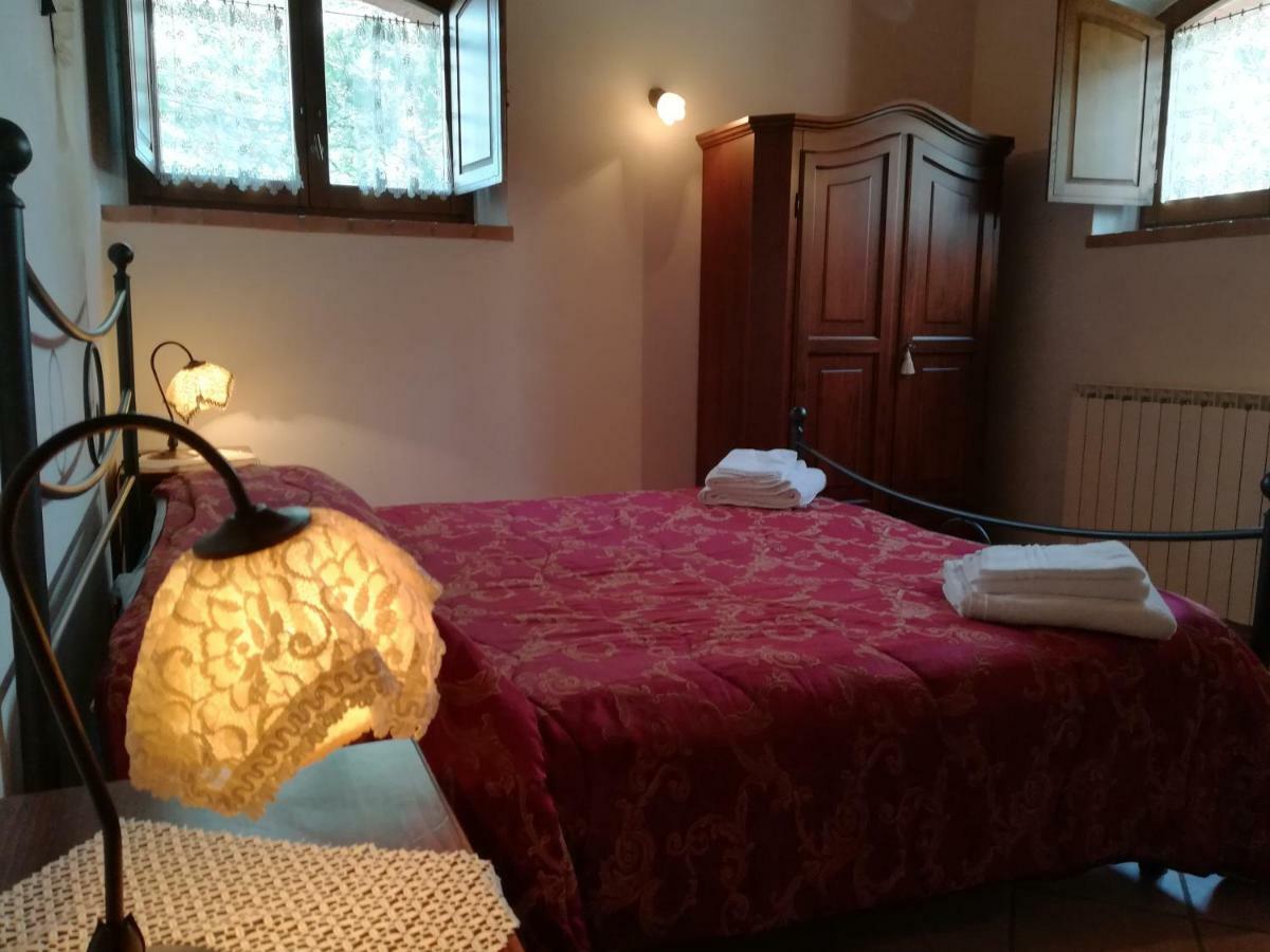 Agriturismo Piandimaggio ปีเอนซา ภายนอก รูปภาพ