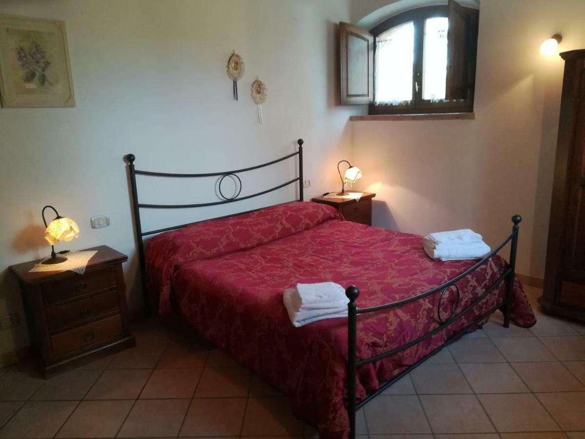 Agriturismo Piandimaggio ปีเอนซา ภายนอก รูปภาพ