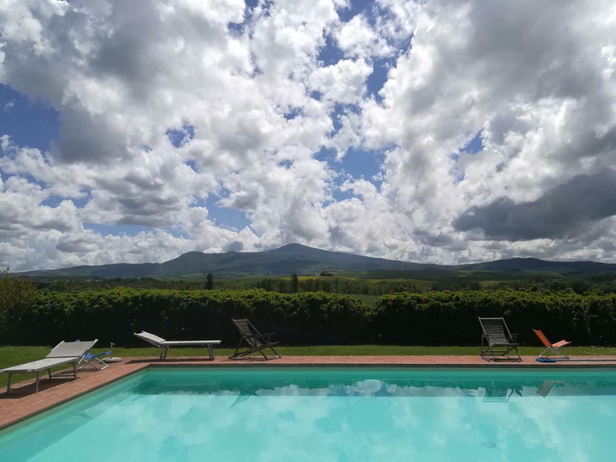 Agriturismo Piandimaggio ปีเอนซา ภายนอก รูปภาพ